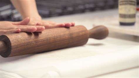 measuring thickness of sugar cookie dough|rolling pins to measure cookie dough.